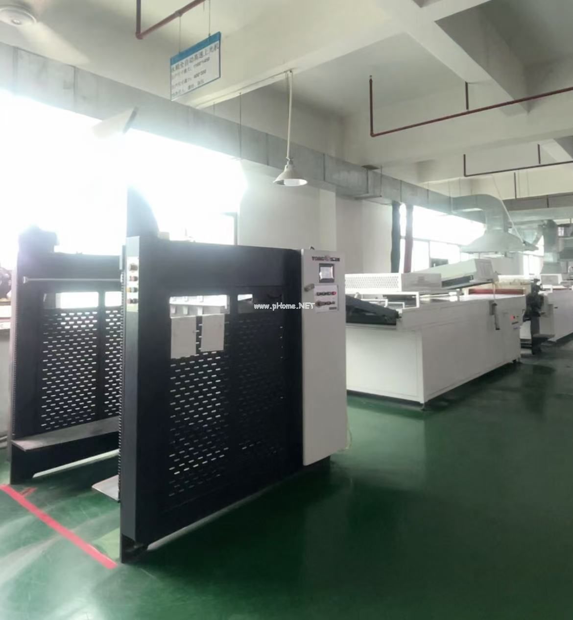 過油工藝：彩盒包裝的“隱形鎧甲”與“視覺魔法”